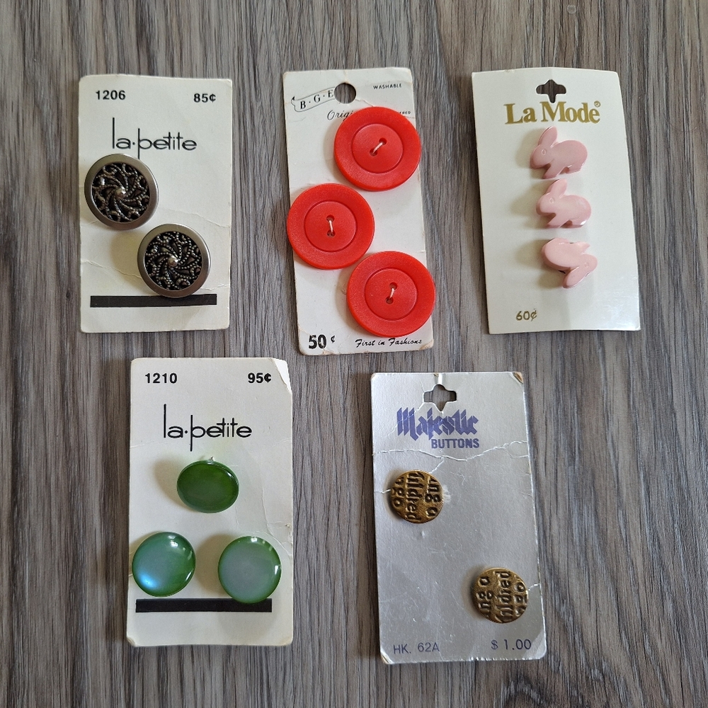 Lot Of Vintage Buttons. All New.‎ Sewing Arts And Crafts